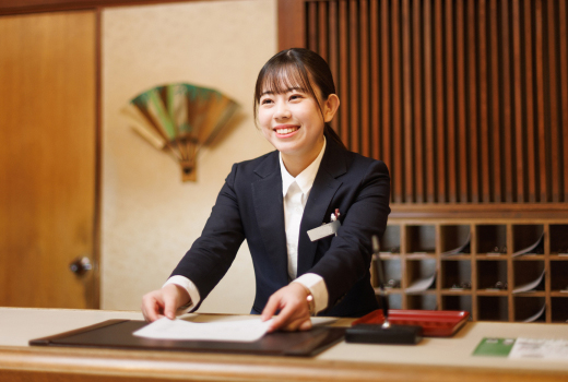 フロント（O.M.）さんのインタビュー写真