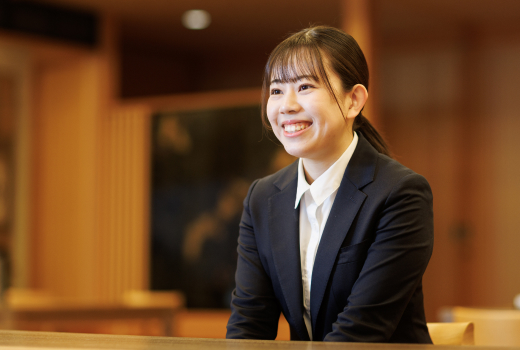 フロント（O.M.）さんのインタビュー写真