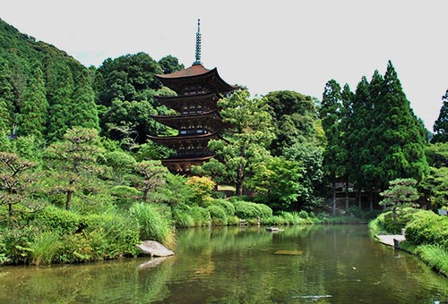 瑠璃光寺五重塔